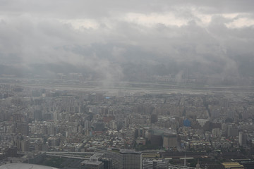 台湾・街並み・ビル群・雲・空