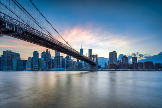 Manhattan skyline mit Brooklyn Bridge, New York City, USA