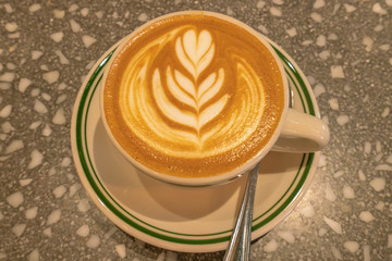 花柄のラテアート