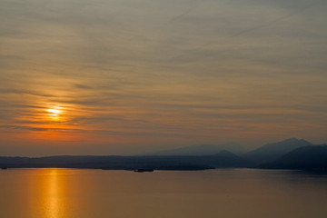 Fototapeta na wymiar Sonnenuntergang am Gardasee