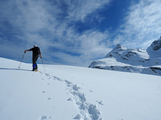 Fototapeta na wymiar Schneeschuhtour in Südtirol