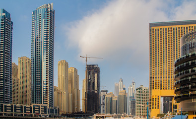 Fototapeta premium Skyline von Dubai am Tag
