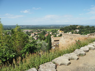 Châteauneuf-du-Pape – Ruine der ehemaligen päpstlichen Sommerresidenz    © hajo100