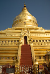 Fototapeta premium Schwezigon Pagode in Bagan (Myanmar)