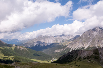 Besteigung des Piz Daint vom Ofenpass, vorbei am Il Jalet über den Westgrad auf den Gipfel (2968m) und zurück.