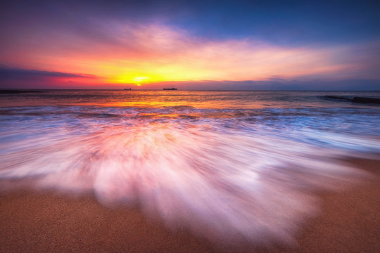 Fototapeta Beautiful sunrise over the sea