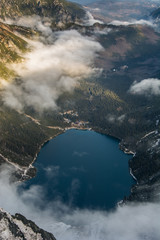 Widok na Morskie Oko w Tatrach Wysokich ze szlaku na Mięguszowiecką Przełęcz pod Chłopkiem. © Adam Olszowski
