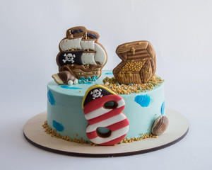 Biscuit cake with meringues and gingerbread for a eight year old child