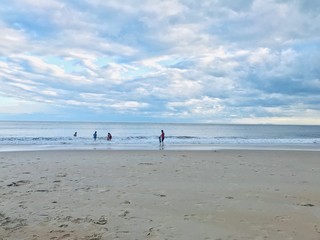 Praia no Brazil com ondas e areia