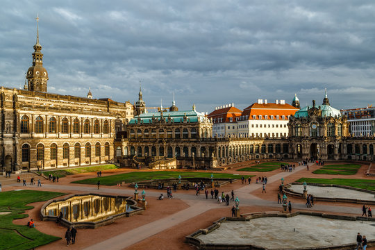 Zwinger podczas zachodu Słońca, Drezno, Niemcy