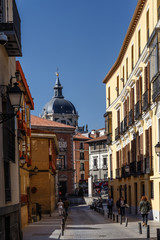 Ulica na Starym Mieście w Madrycie, Hiszpania