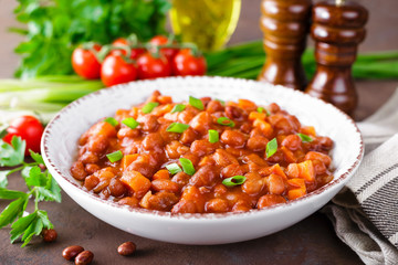 Stewed red beans with carrot in spicy tomato sauce