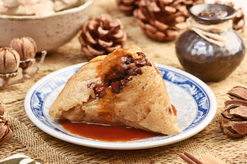 Fototapeta na wymiar Chinese tradition food - steamed rice dumpling