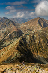 Widok na Zachodnie Tatry z Jarząbczego Wierchu w Zachodnich Tatrach.