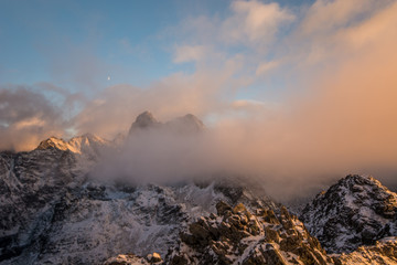 Zachód słońca w Tatrach ,widok ze Szpiglasowego Wierchu. © Adam Olszowski