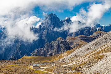 Blick von den Drei Zinnen zu den Cadinispitzen, Dolomiten, Südtirol 