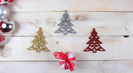 Esferas, regalos gorros y adornos navideños