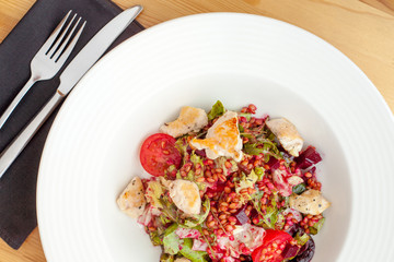 EINKORN SALAD CHICKEN BEETROOT