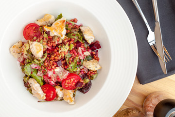 EINKORN SALAD CHICKEN BEETROOT