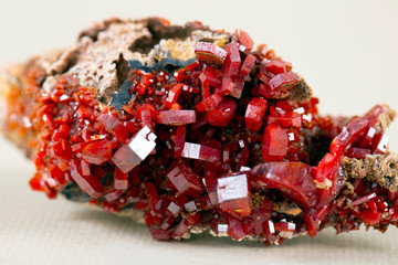 Vanadinite mineral/vanadinite mineral gem stone quartz gem rock