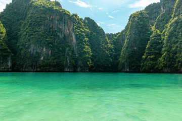Fototapeta na wymiar Paradise lagoon in Thailand