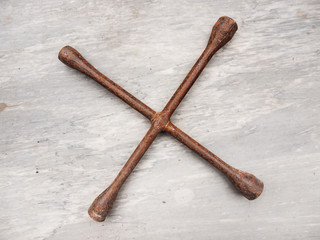 LLave cruz para coches