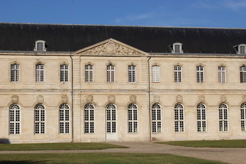 Fototapeta na wymiar abbaye du Bec-Hellouin - façade