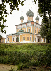 Fototapeta na wymiar Transfiguration Cathedral in the territory of the Kremlin in the city of Uglich