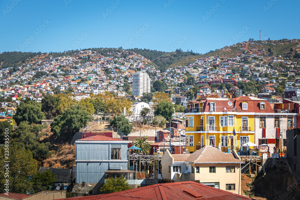 Poster aerial view of valparaiso and reina victoria lift from cerro concepcion hill - valparaiso, chile