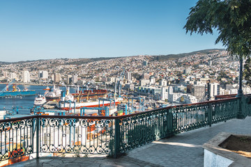 Paseo 21 de Mayo viewpoint at Cerro Artilleria and aerial view of Valparaiso Harbor - Valparaiso, Chile