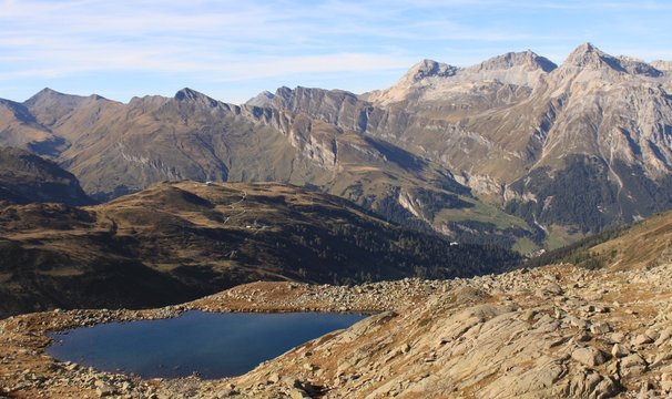 Alpenpanorama am Bergseeli mit Schollen- und Teurihorn