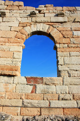 Fototapeta na wymiar Ancient stone arch