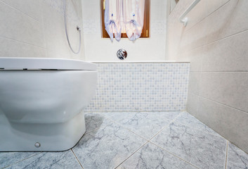 Toilette view from bottom