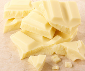 WHITE CHOCOLATE PIECES