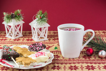 Obraz na płótnie Canvas Hot chocolate with marshmallows topping.