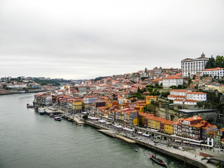 Obraz premium The Douro river in Porto, Portugal