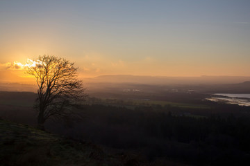 Obraz premium Beautiful sunrise in the Scottish highlands 