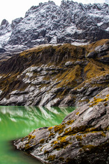 La Laguna Amarilla, all'interno del vulcano El Altar, Ecuador