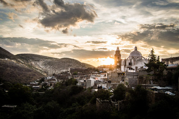 Atardecer en la montañas.