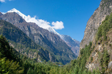 annapurna circuit trek in himalaya trail nepal