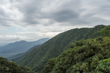 Fototapeta na wymiar View of the mountains on a cloudy day