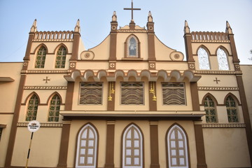 Fototapeta na wymiar Pondicherry White town church, Pondicherry