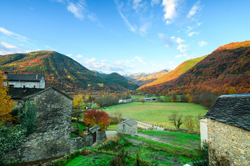 Fototapeta na wymiar beautiful town of pyrenees, spain
