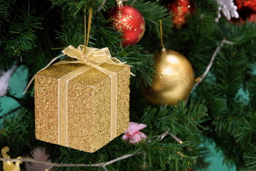 Fototapeta na wymiar Beautiful decorated christmas tree