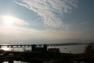 Fototapeta na wymiar 近江ぶらり、琵琶湖大橋で秋の夕暮れ
