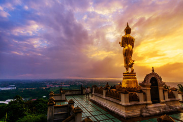 Fototapeta premium Great Golden Buddha statue at the