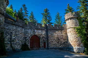 Devanture de château.