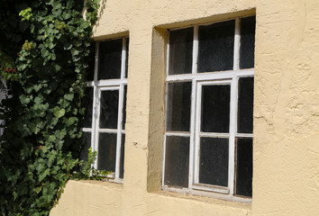 Fototapeta na wymiar Old window frames in the old House