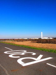 海から30キロメートル地点の江戸川サイクリング道路風景