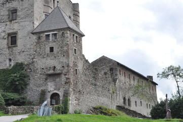 Fototapeta na wymiar Castello di Peergine Valsugana